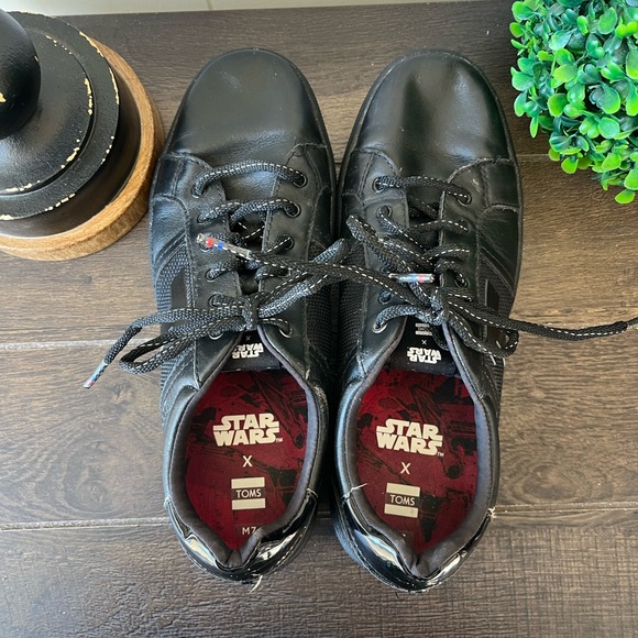 TOMS Star Wars Darth Vader Leandro Black Leather Shoes Sneakers Size 7M - Picture 13 of 16